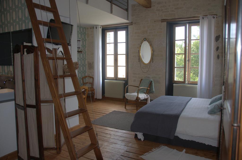 Bed and Breakfast Les 2 Madeleine Saint-Saturnin-du-Bois Экстерьер фото