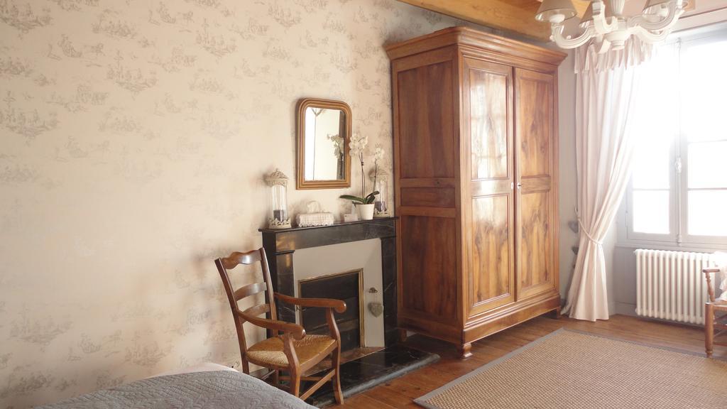 Bed and Breakfast Les 2 Madeleine Saint-Saturnin-du-Bois Номер фото