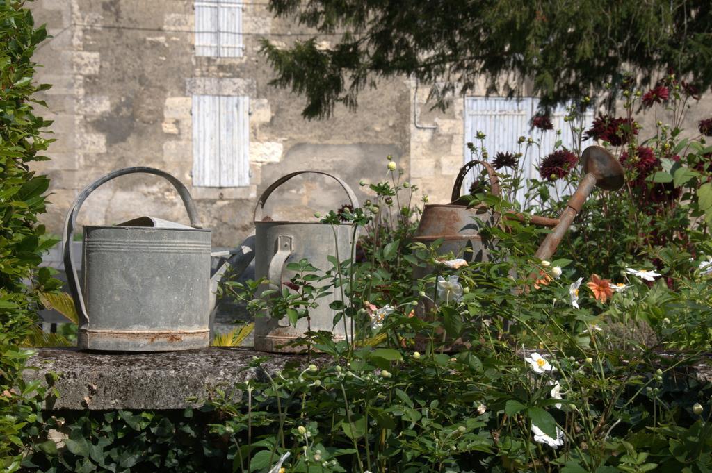 Bed and Breakfast Les 2 Madeleine Saint-Saturnin-du-Bois Экстерьер фото