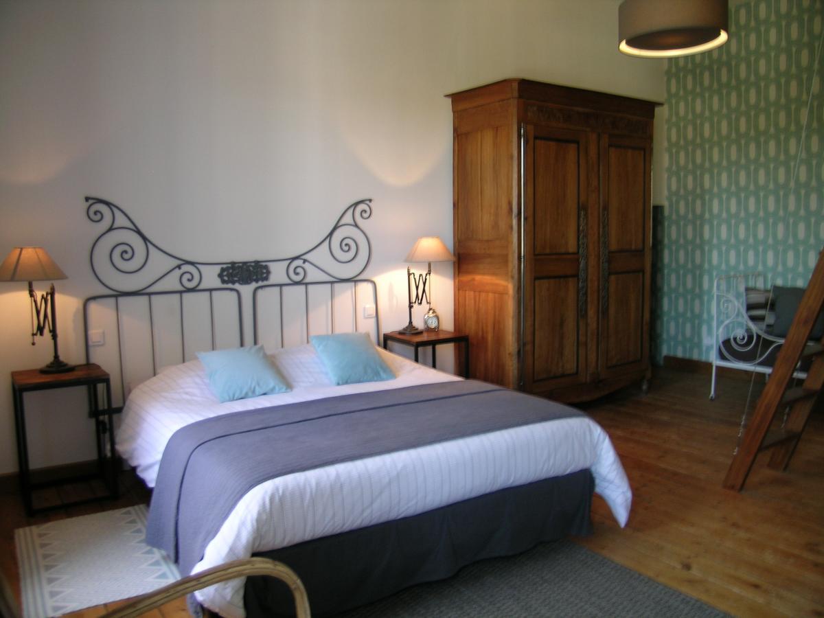 Bed and Breakfast Les 2 Madeleine Saint-Saturnin-du-Bois Экстерьер фото