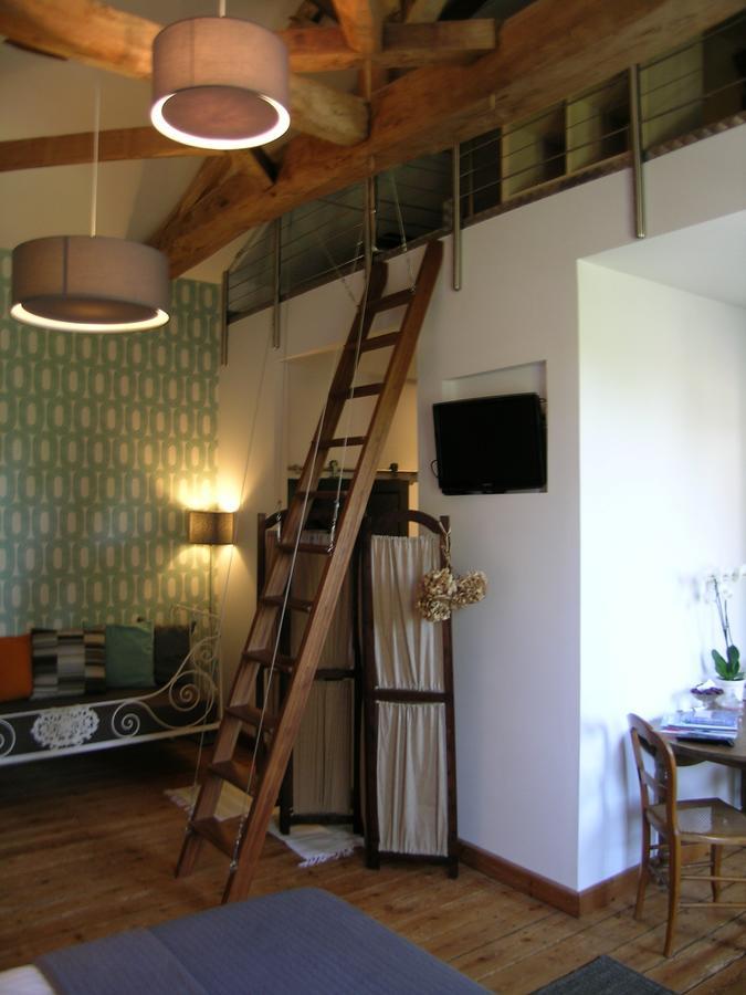 Bed and Breakfast Les 2 Madeleine Saint-Saturnin-du-Bois Экстерьер фото